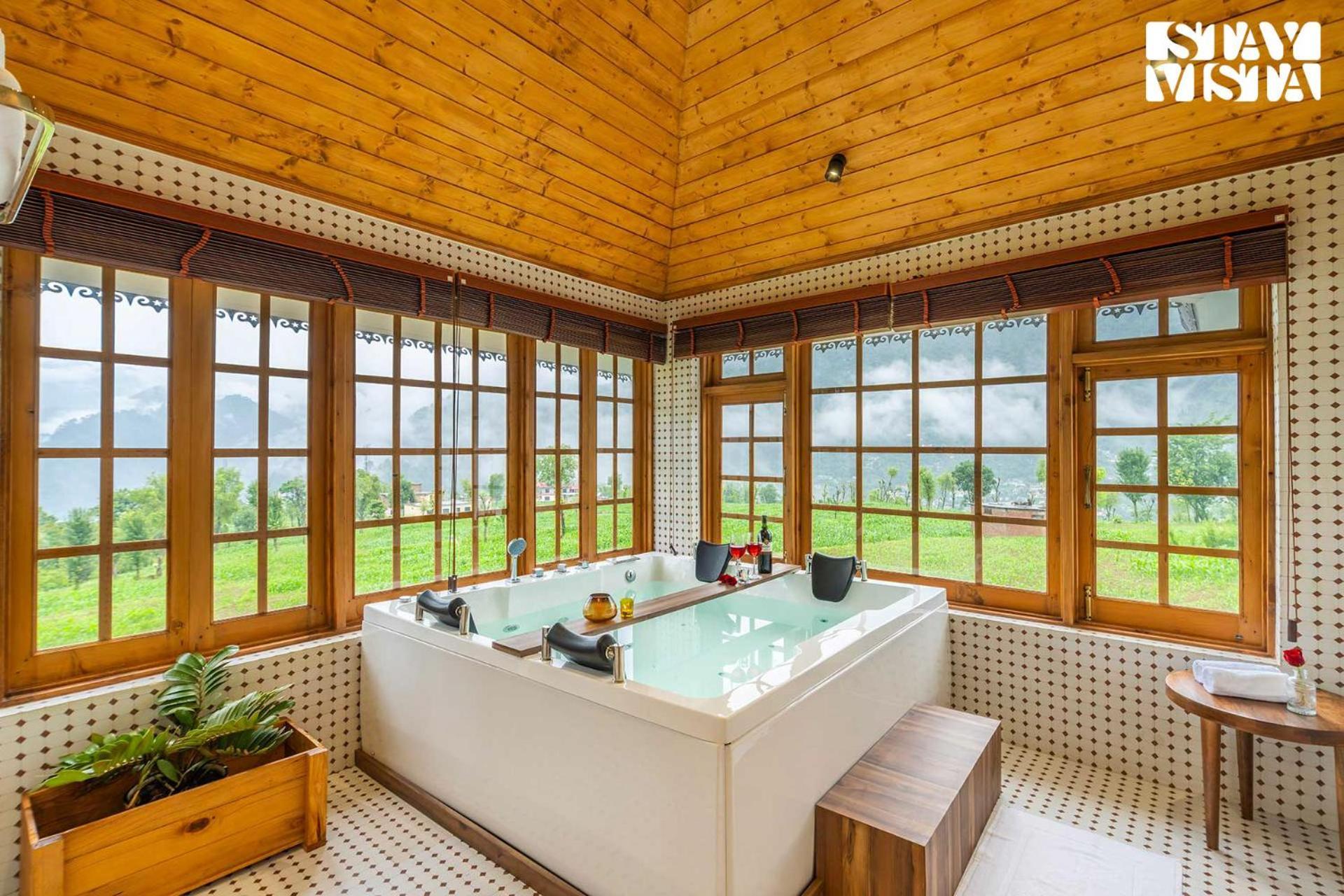 Stayvista At The Oakridge 4 Bhk Villa In Dharamshala With Jacuzzi & Balcony تشامبا المظهر الخارجي الصورة
